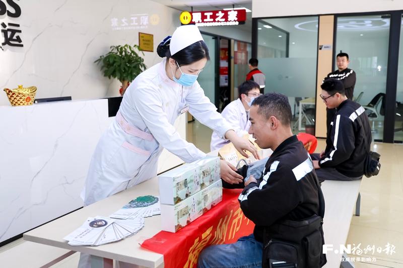 我市開(kāi)展2026年“快遞從業(yè)青年服務(wù)月”系列專(zhuān)題活動(dòng)  傾聽(tīng)“小哥”心聲　送上暖心服務(wù)